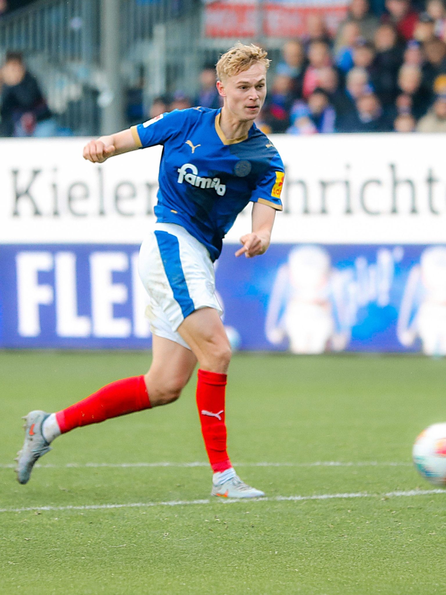 20251109 Kasper Davidsen erzielt die Führung gegen Düsseldorf