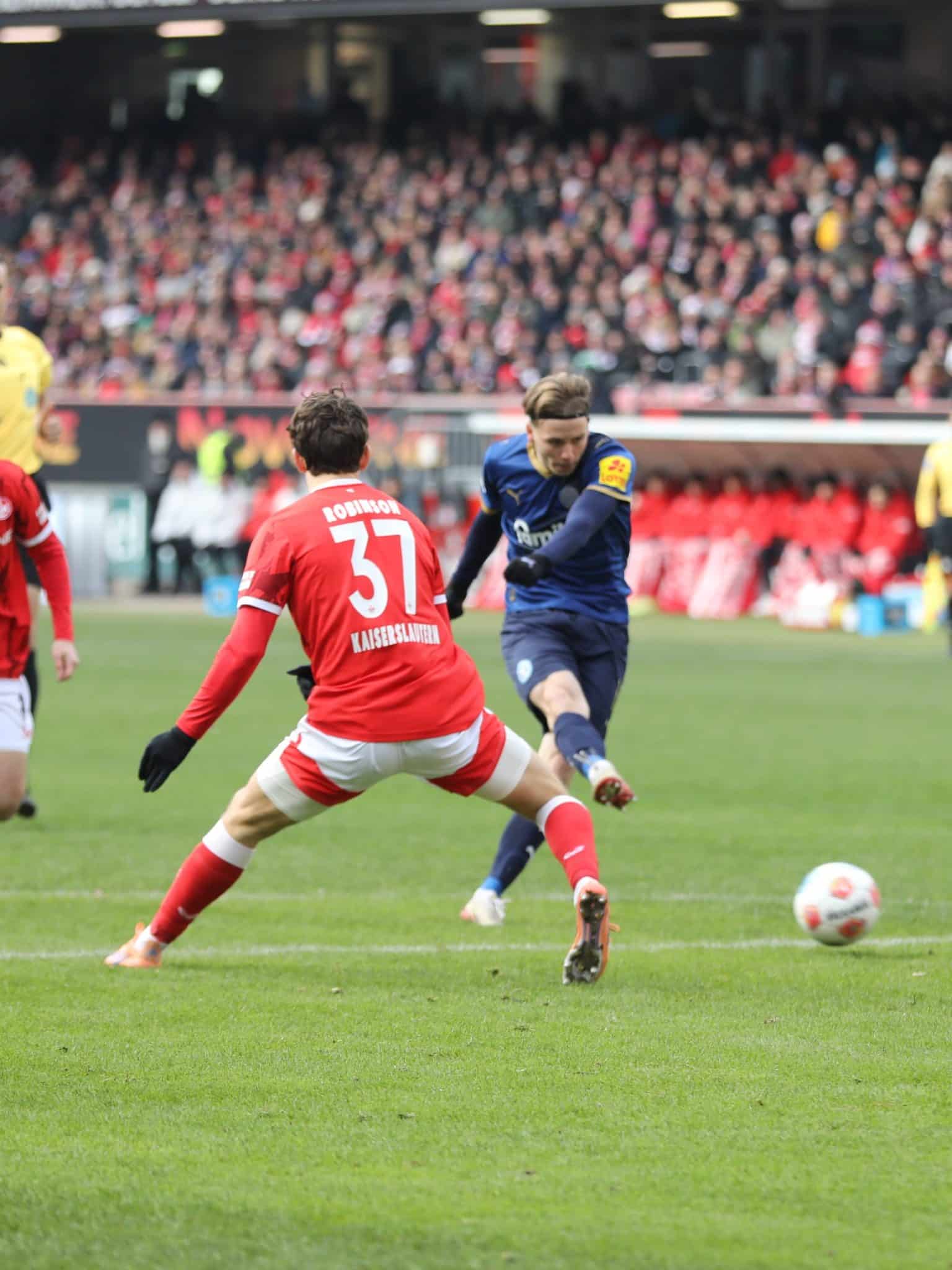 20251123 Jonas Therkelsen in Kaiserslautern 02