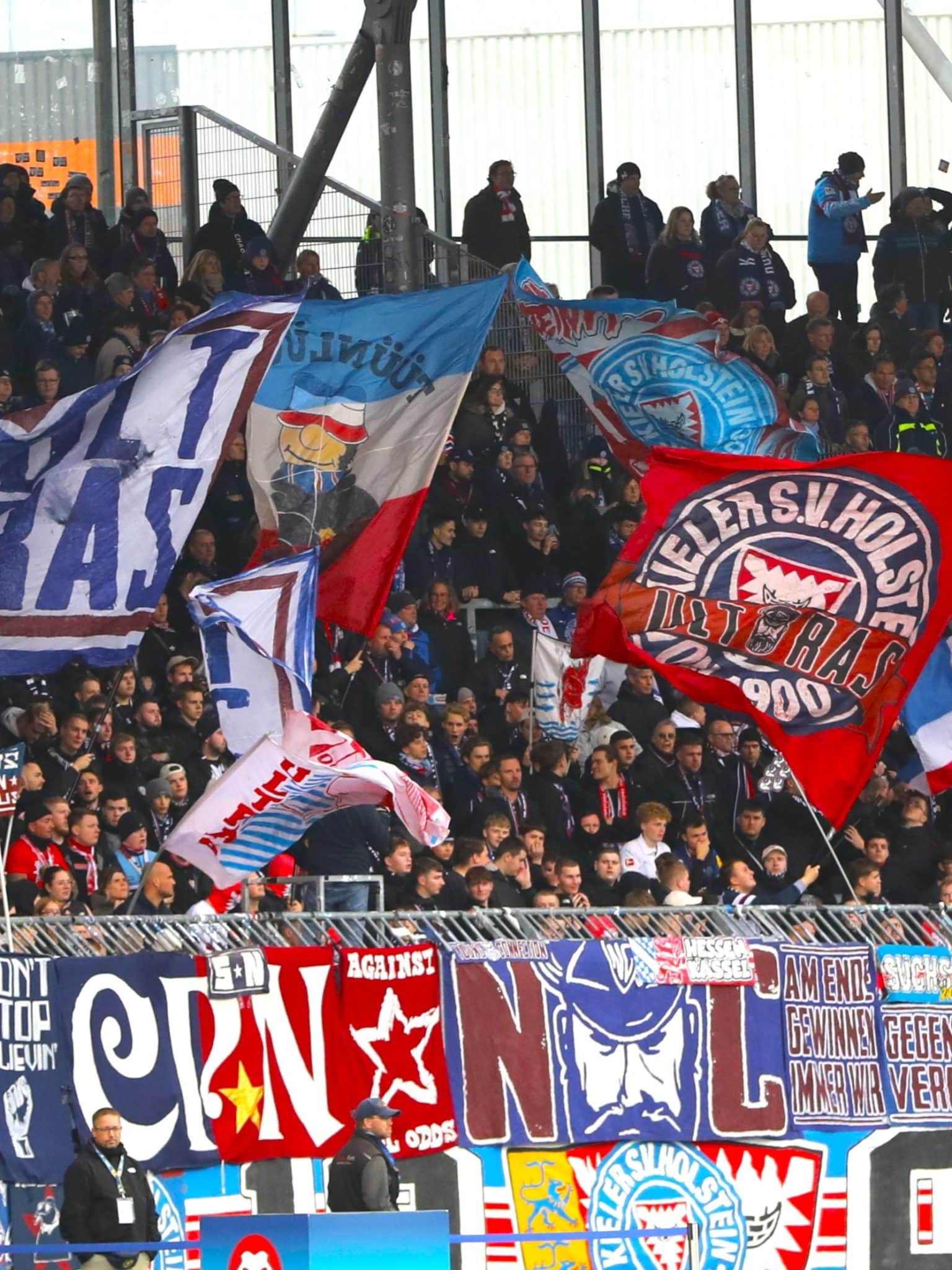 20251207 Kieler Fanblock in Braunschweig 07