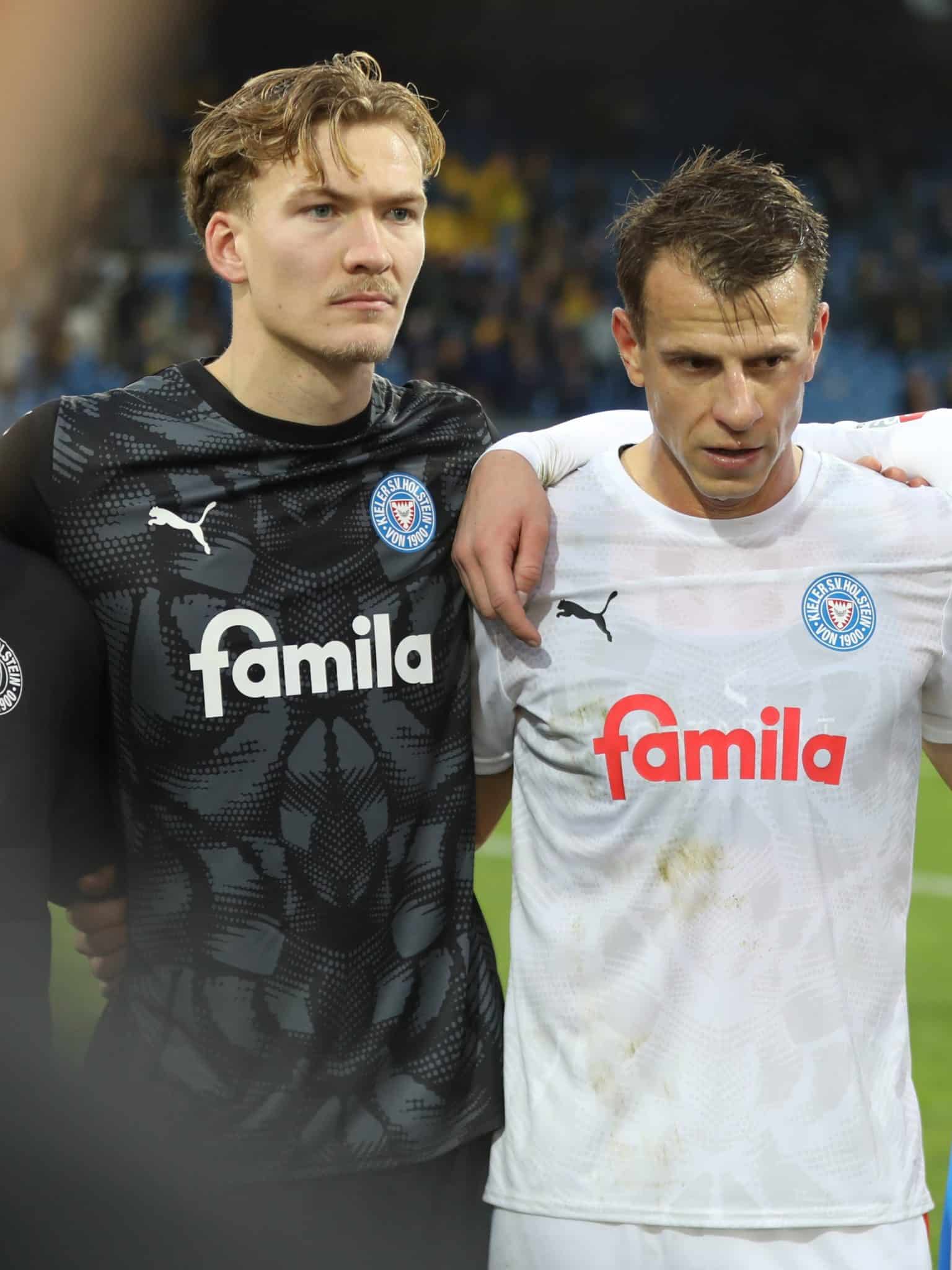 20251207 Krumrey Schwab Zec und Skrzybski nach dem Schlusspfiff