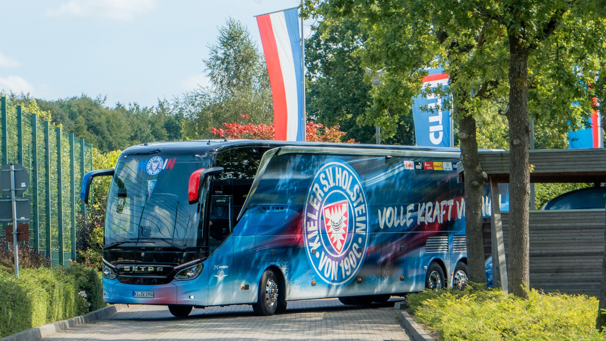 Neuer Mannschaftsbus für unsere Störche.