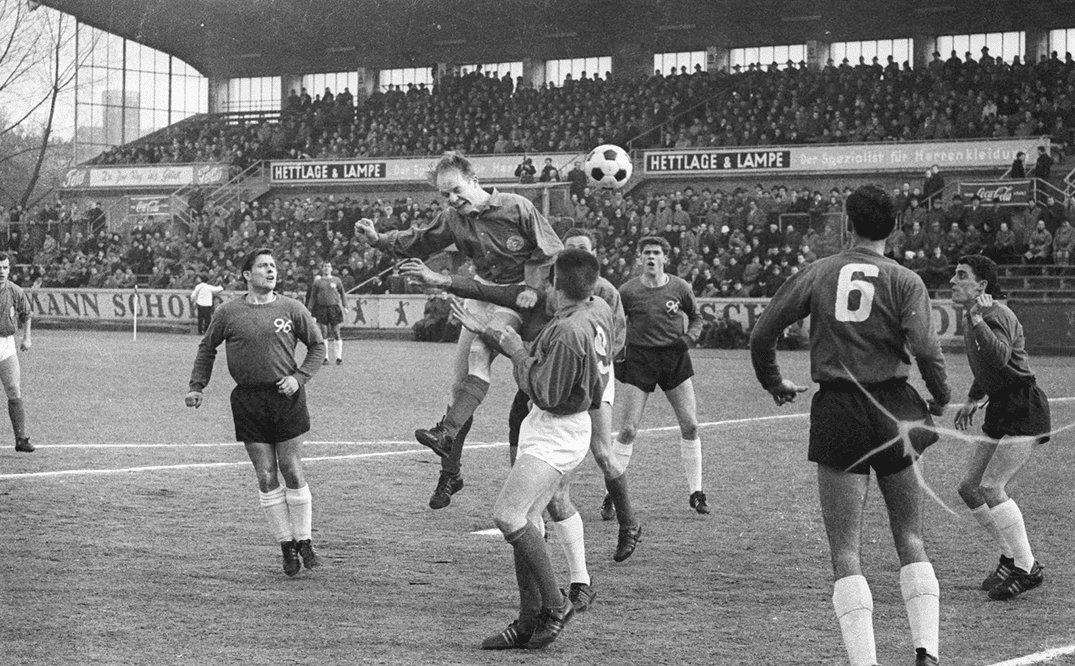Peter Ehlers gegen Hannover 96 in der Regionalliga Nord 2 zu 0