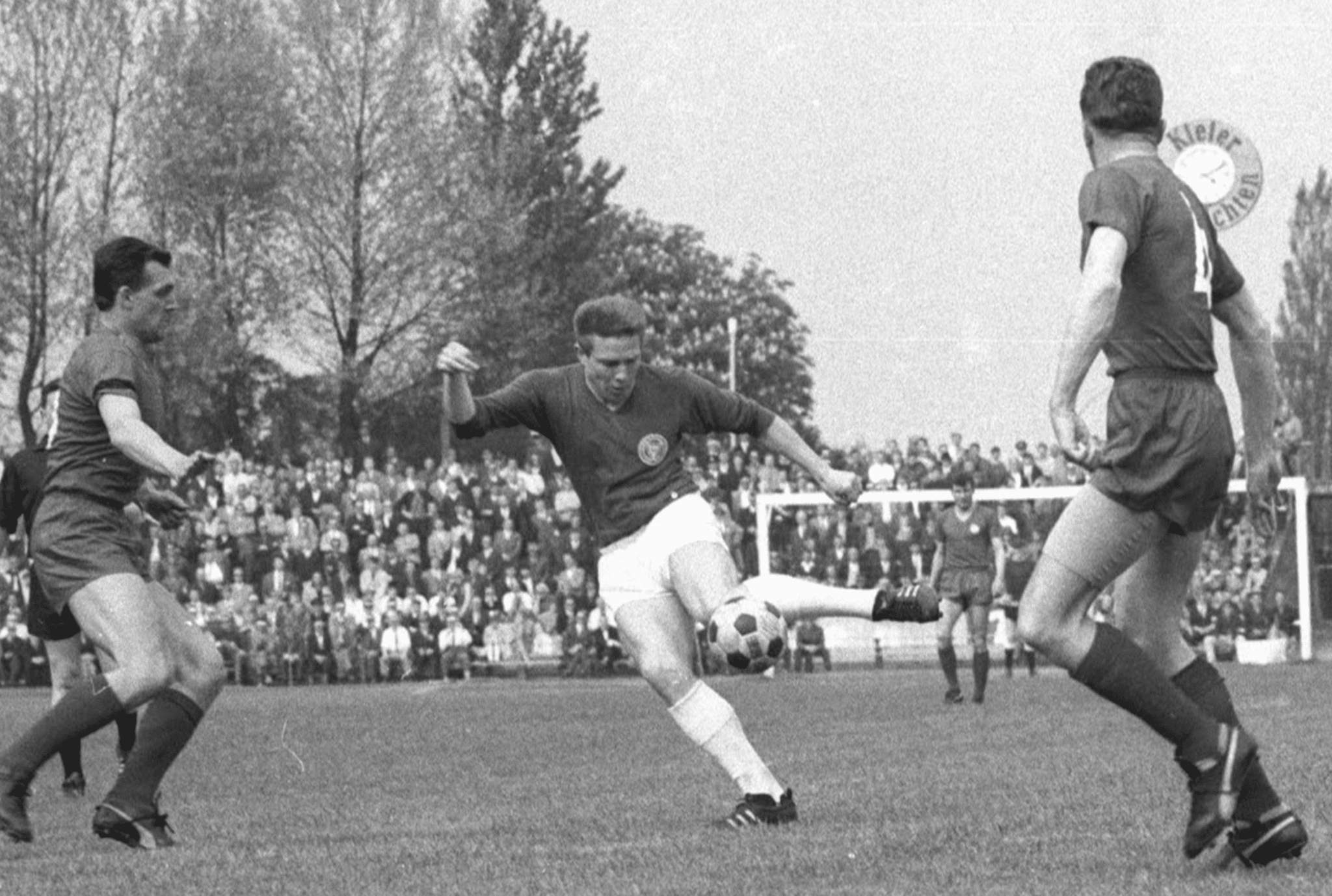 Gerd Koll im Mai 1965 in der Bundesliga Aufstiegsrunde gegen den SSV Reutlingen