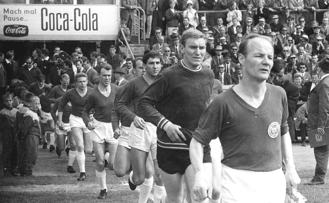 Im Mai 1965 führte Peter Ehlers die Störche in der Bundesliga Aufstiegsrunde auf das Spielfeld