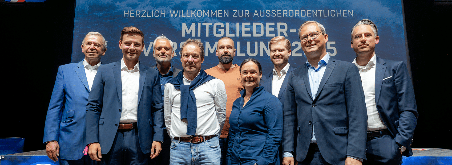 Der Aufsichtsrat der KSV Holstein (v. li.): Dr. Hermann Langness, Tim Jeschkeit, Andreas Breitner, Dr. Thorsten Neumann, Torge Steen, Svenja Nefen, Dr. Constantin Niemann, Prof. Dr. Thilo Rohlfs und Niko Müller.