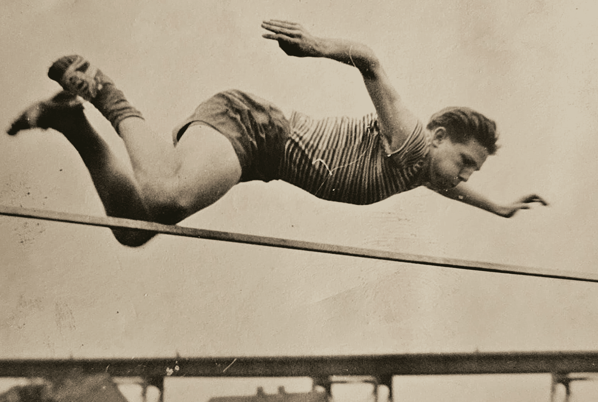 Gerd-Koll-wurde-in-seiner-Jugend-beim-Rendsburger-TSV-Jugendmeister-im-Hochsprung-scaled