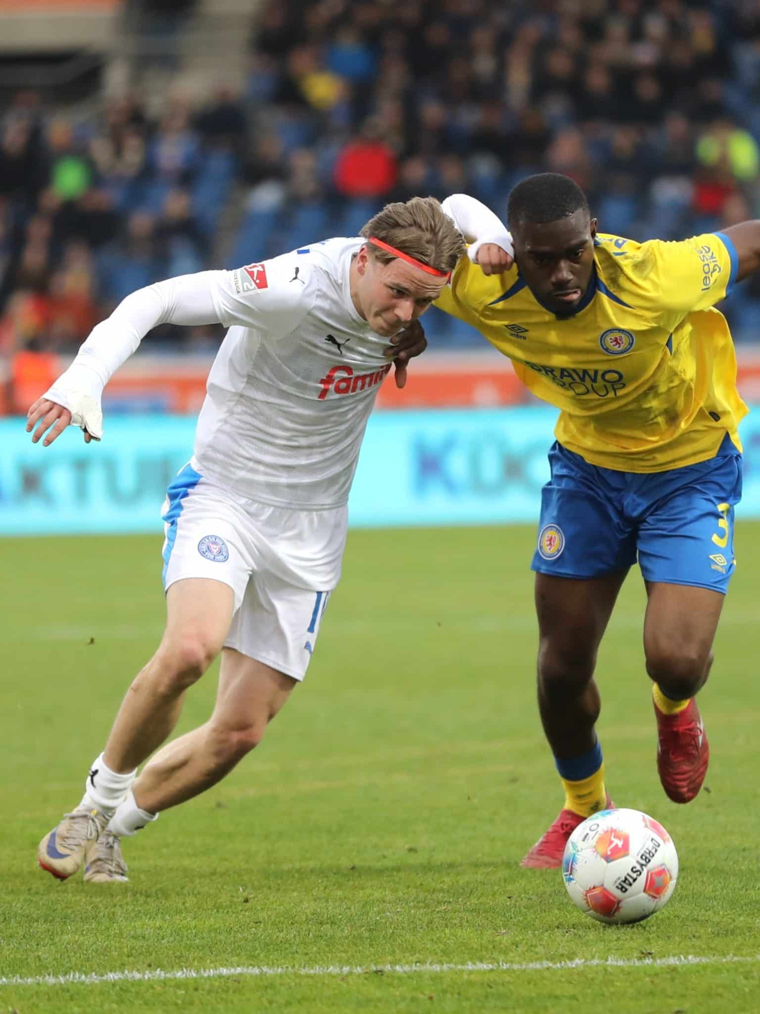 20251207-Kiels-Harres-gegen-Braunschweigs-Nkoa-05-scaled