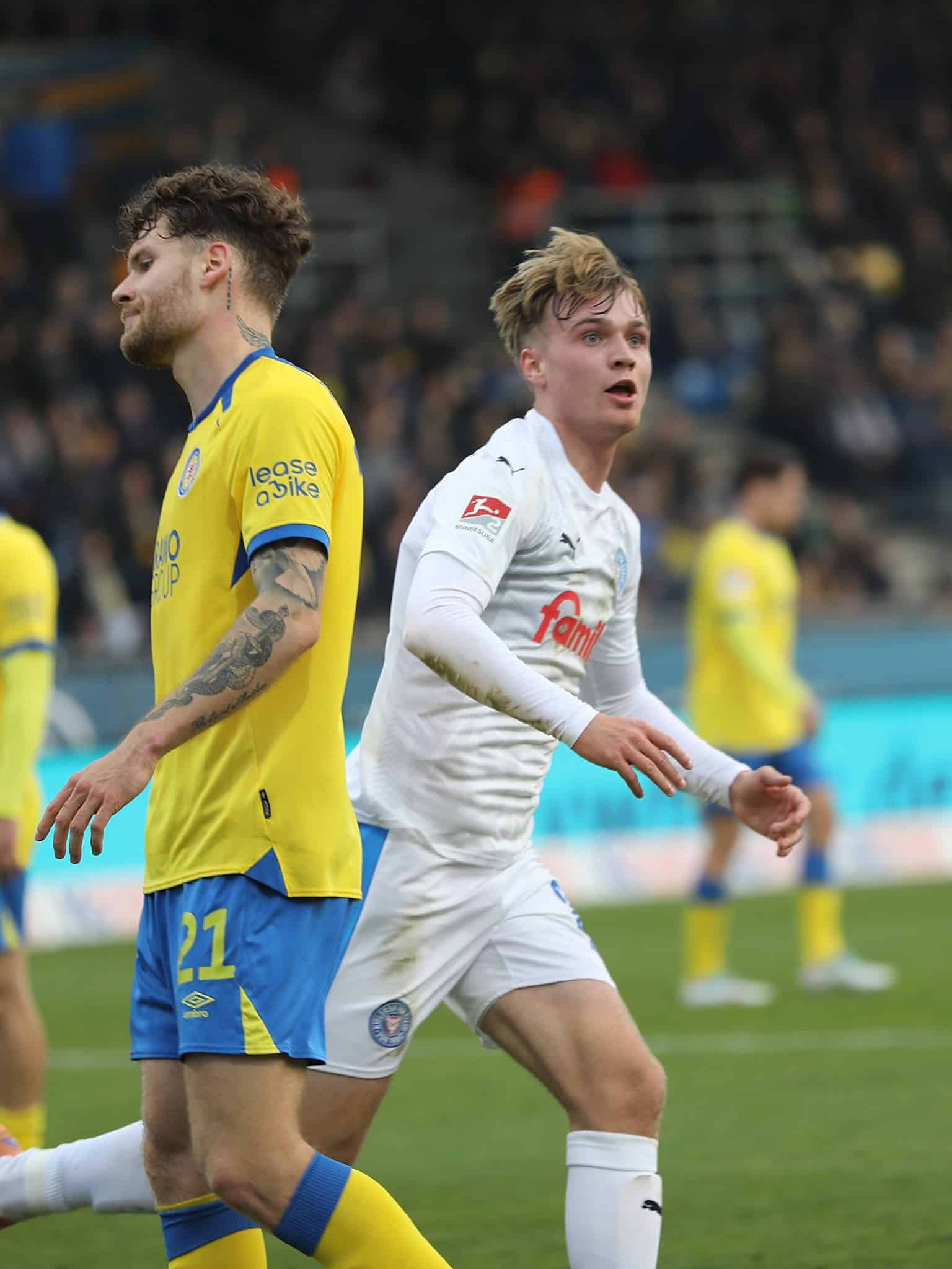 20251207-Torjubel-Niklas-Niehoff-in-Braunschweig-02-scaled