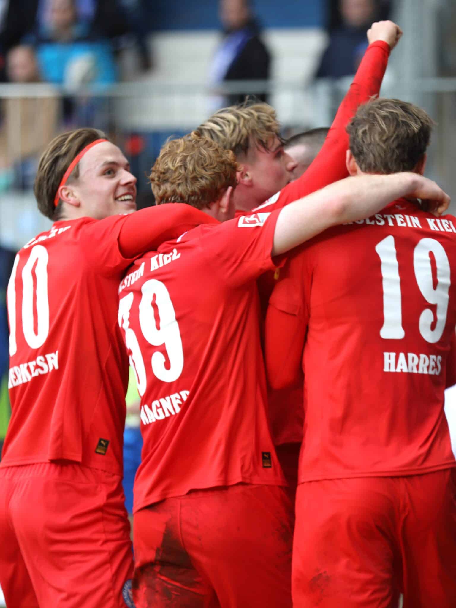 20251213 Kieler Führungsjubel in Magdeburg 02