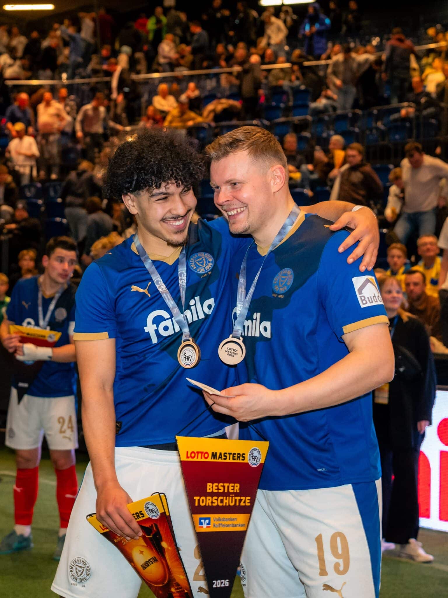 Trotz der bitteren Finalniederlage unserer U23 beim LOTTO MASTERS 2026 wurden Islam Matene und Laurynas Kulikas mit je vier Treffern als Toptorjäger des Turniers geehrt. Islam wurde außerdem als Spieler des Turniers ausgezeichnet. Stark! 👏