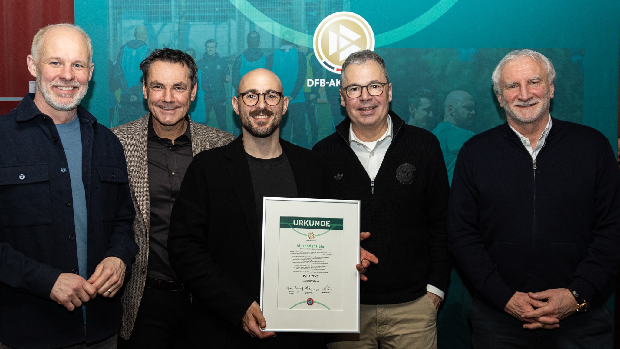 Alexander Hahn schließt DFB Pro Lizenz-Lehrgang erfolgreich ab