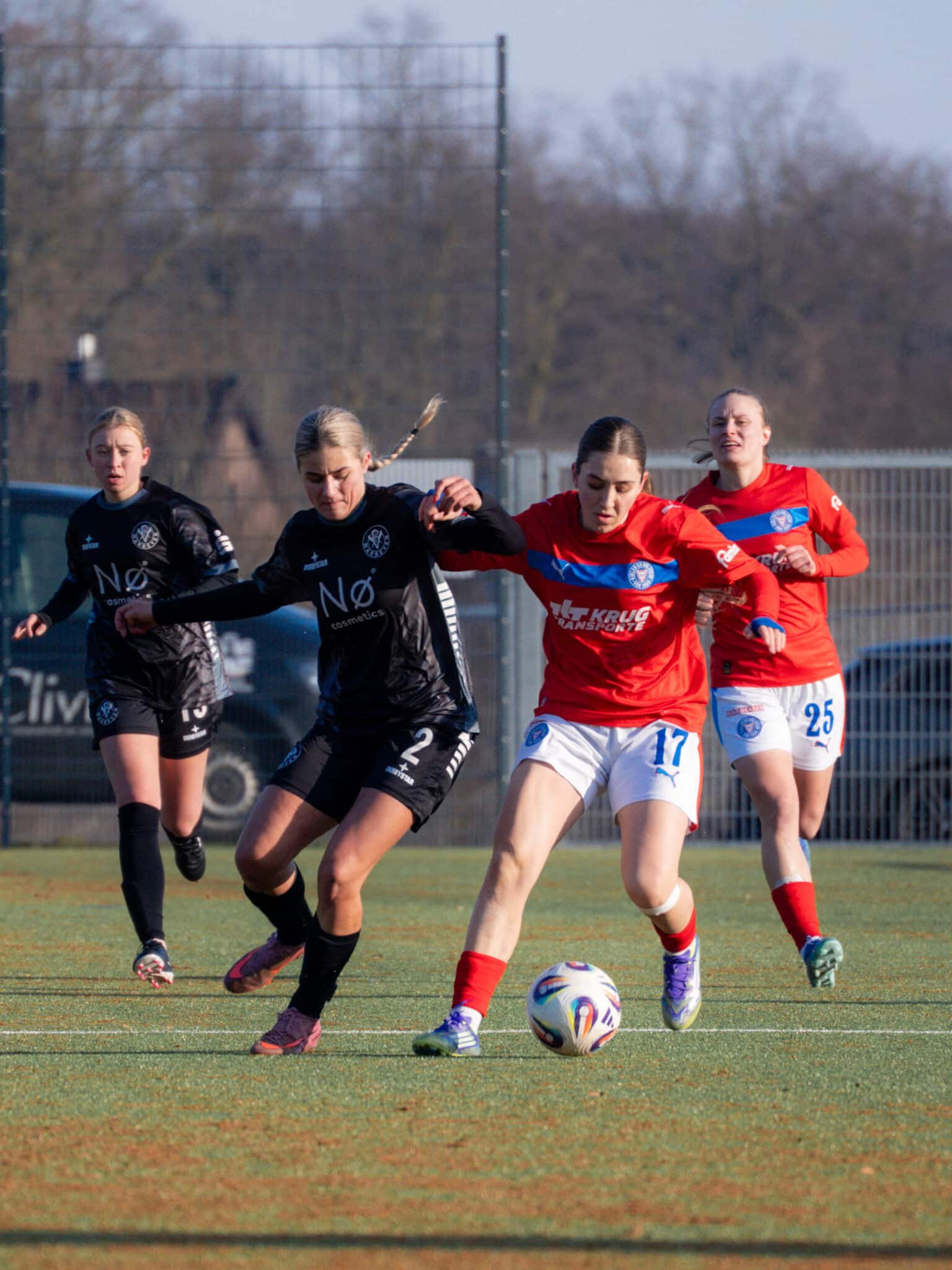 Unsere Holstein Women mussten sich zum Abschluss des Kurztrainingslagers im Testspiel gegen den Zweitligisten VfR Warbeyen zwar mit 0:5 geschlagen geben, zeigten dabei jedoch viele gute Ansätze und Aktionen. 🙏