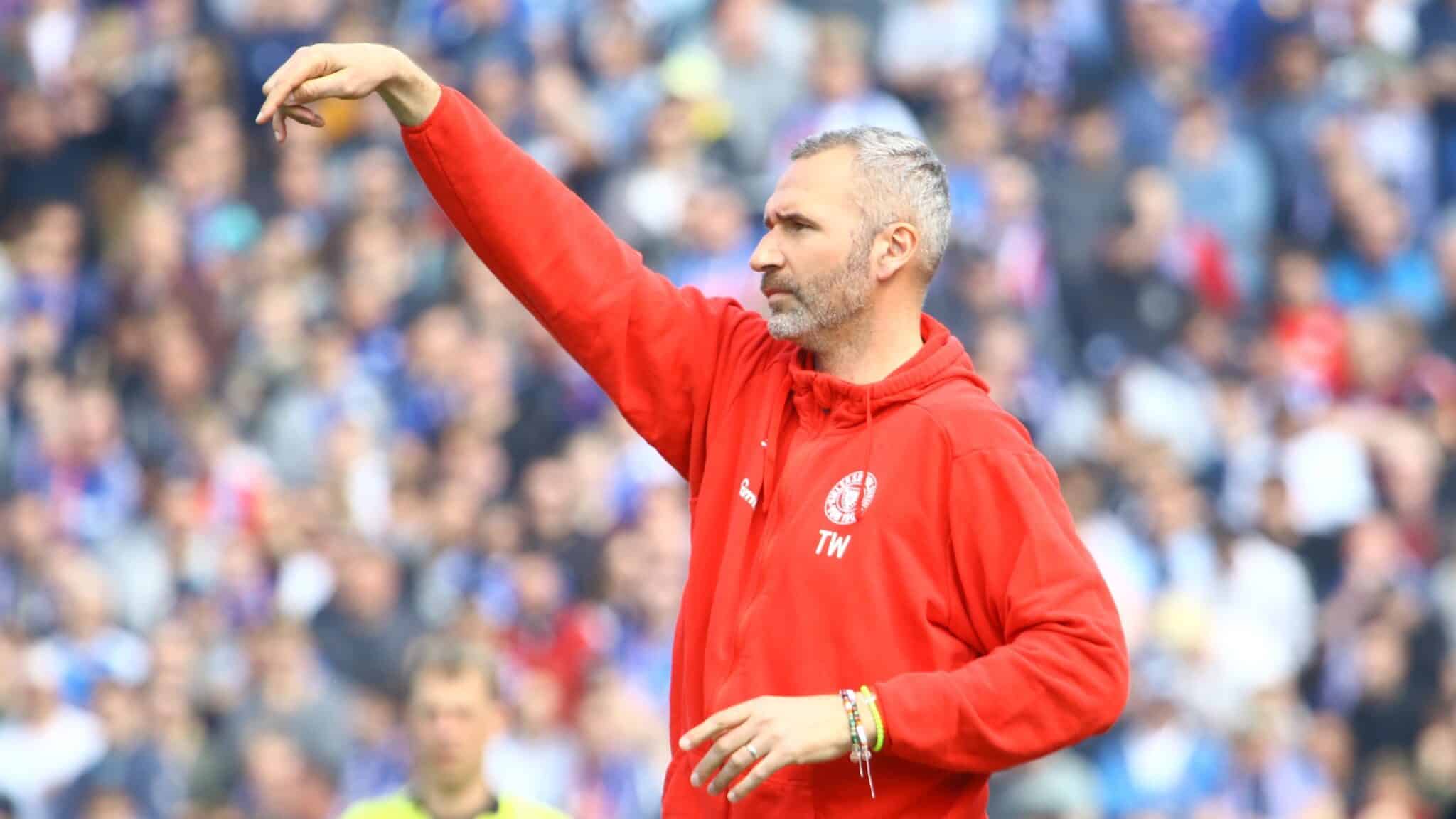 Holstein Kiel präsentiert Tim Walter als neuen Cheftrainer 