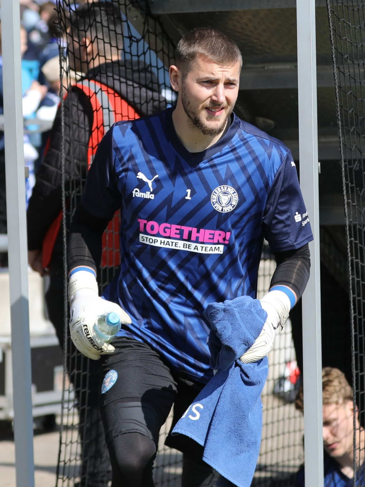 „TOGETHER! STOP HATE. BE A TEAM.“ – Unter diesem Motto setzte der Profifußball ein klares Zeichen für Vielfalt, Toleranz und Respekt. Teil des „Together