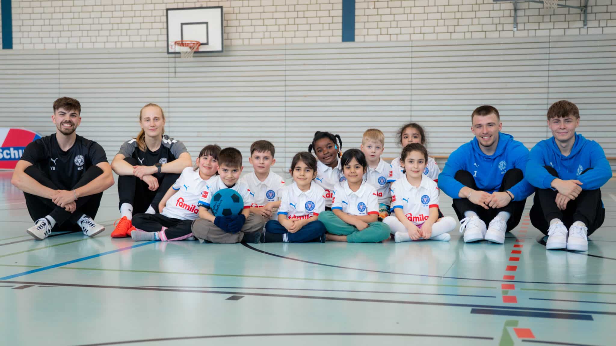 Jungstörche zu Besuch bei „Holstein bewegt“ 
