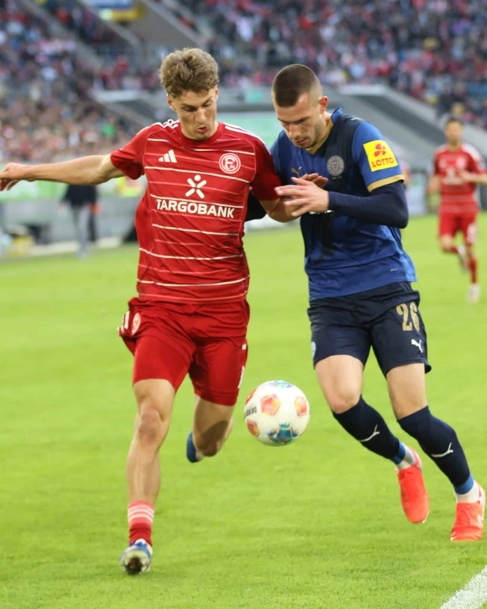 20260410 Düsseldorfs Raimund gegen Kiels Zec 02