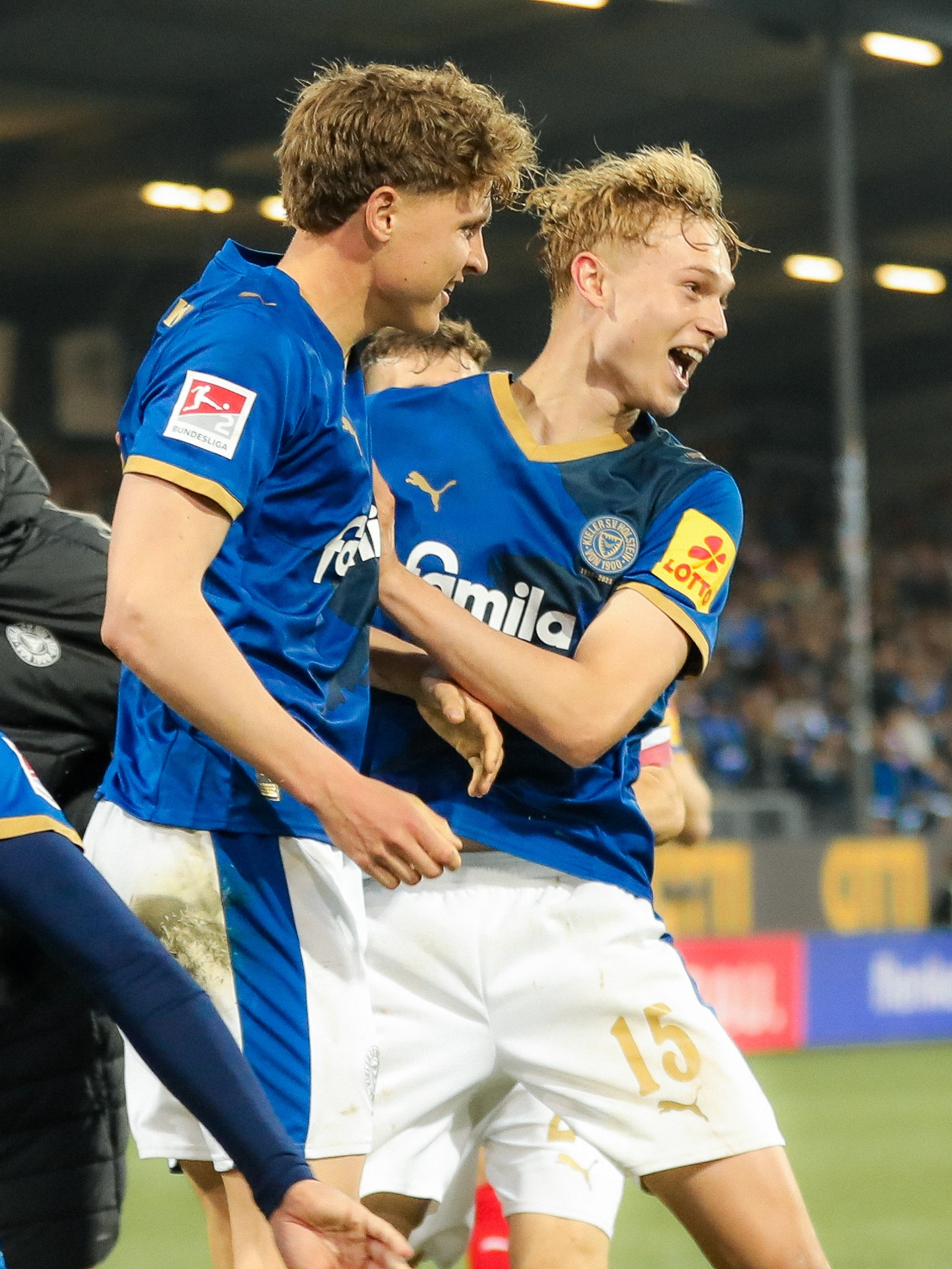 20260417 Harres und Davidsen nach dem Sieg gegen Kaiserslautern