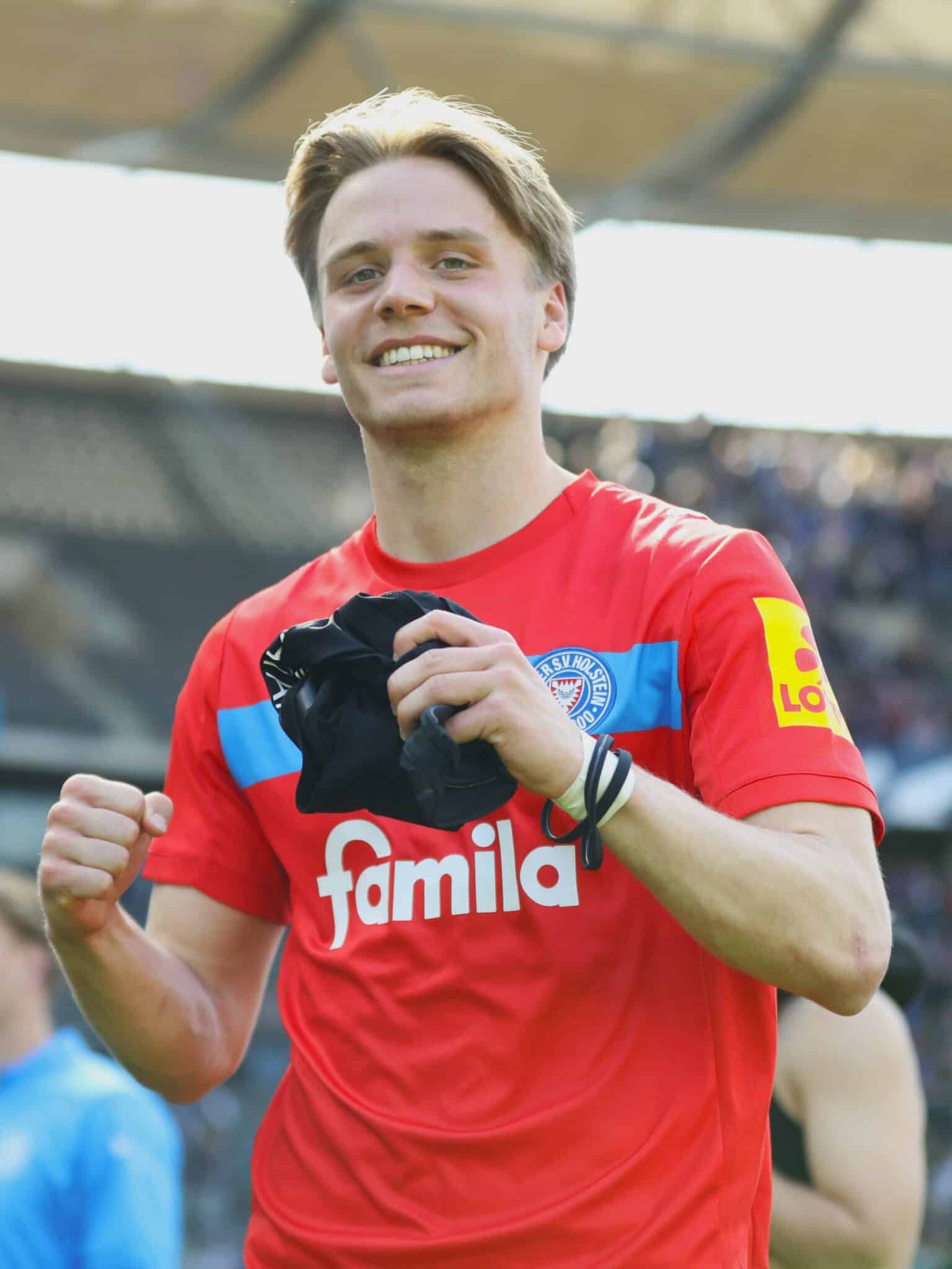 20260425 Jonas Therkelsen 03