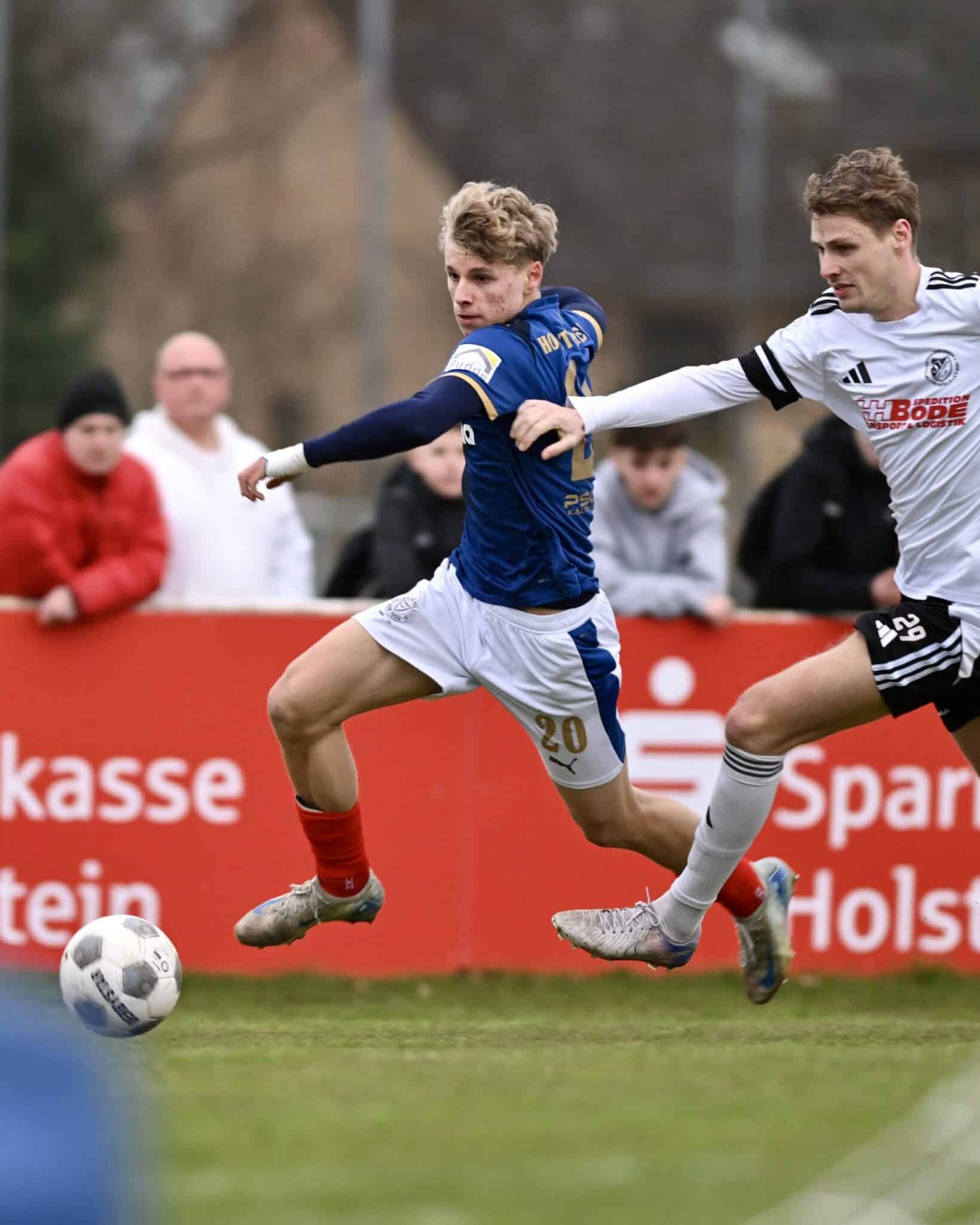 Ganz starkes Debüt: Am Donnerstagabend kam U19-Spieler Till Wiese erstmals für unsere U23 zum Einsatz. Er stand dabei direkt in der Startelf, spielte 90 Minuten durch & half dem Team, einen 3:1-Auswärtssieg beim SV Preußen 09 Reinfeld zu holen.  👏