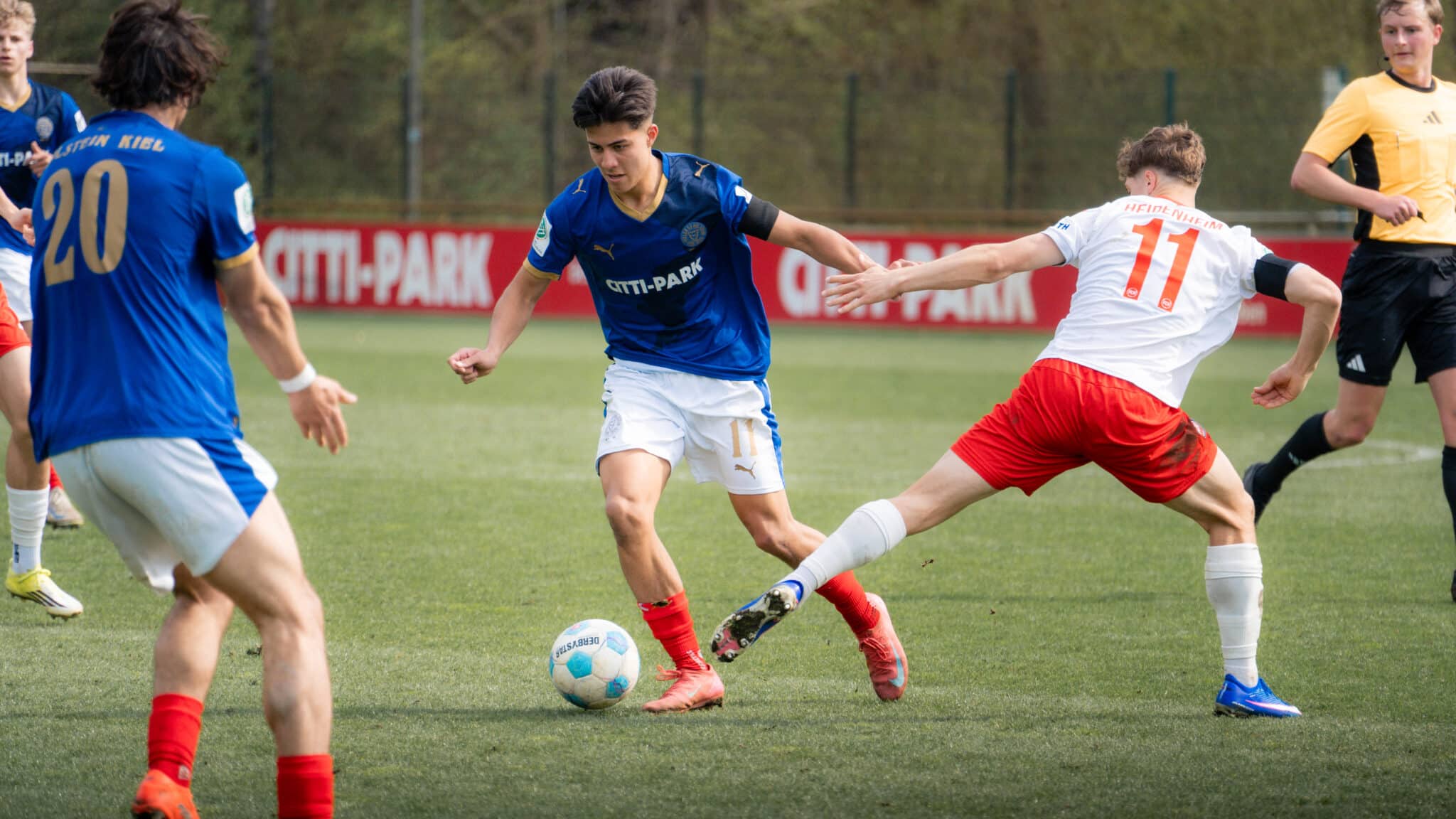 Bild zum Artikel: U19 holt einen Punkt | U17 unterliegt Magdeburg