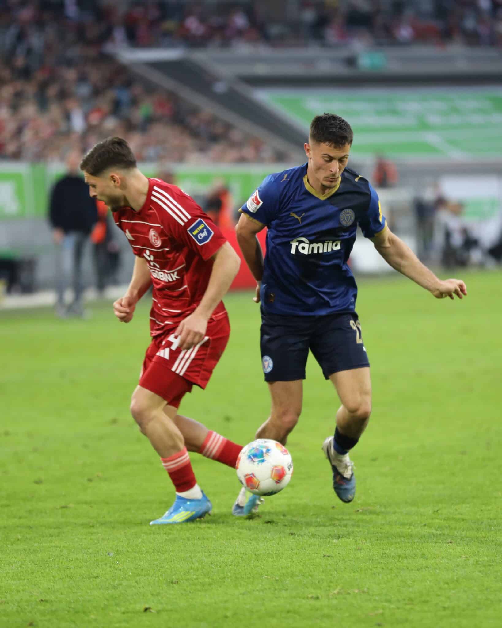 Beim Auswärtsspiel bei Fortuna Düsseldorf sah Adrián Kaprálik seine fünfte Gelbe Karte und wird damit am kommenden Freitag beim Heimspiel gegen den 1. FC Kaiserslautern fehlen. 