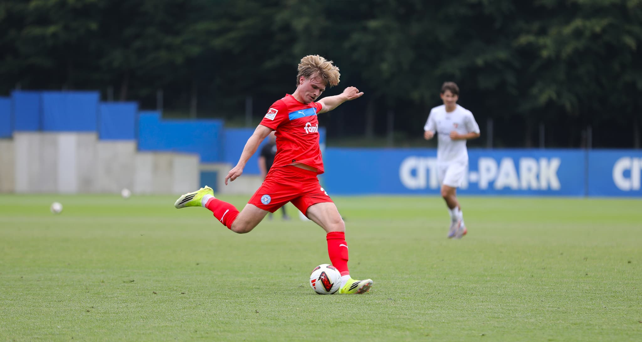 Bild zum Artikel: Niklas Niehoff verlängert Vertrag und wechselt auf Leihbasis zum SCR Altach 