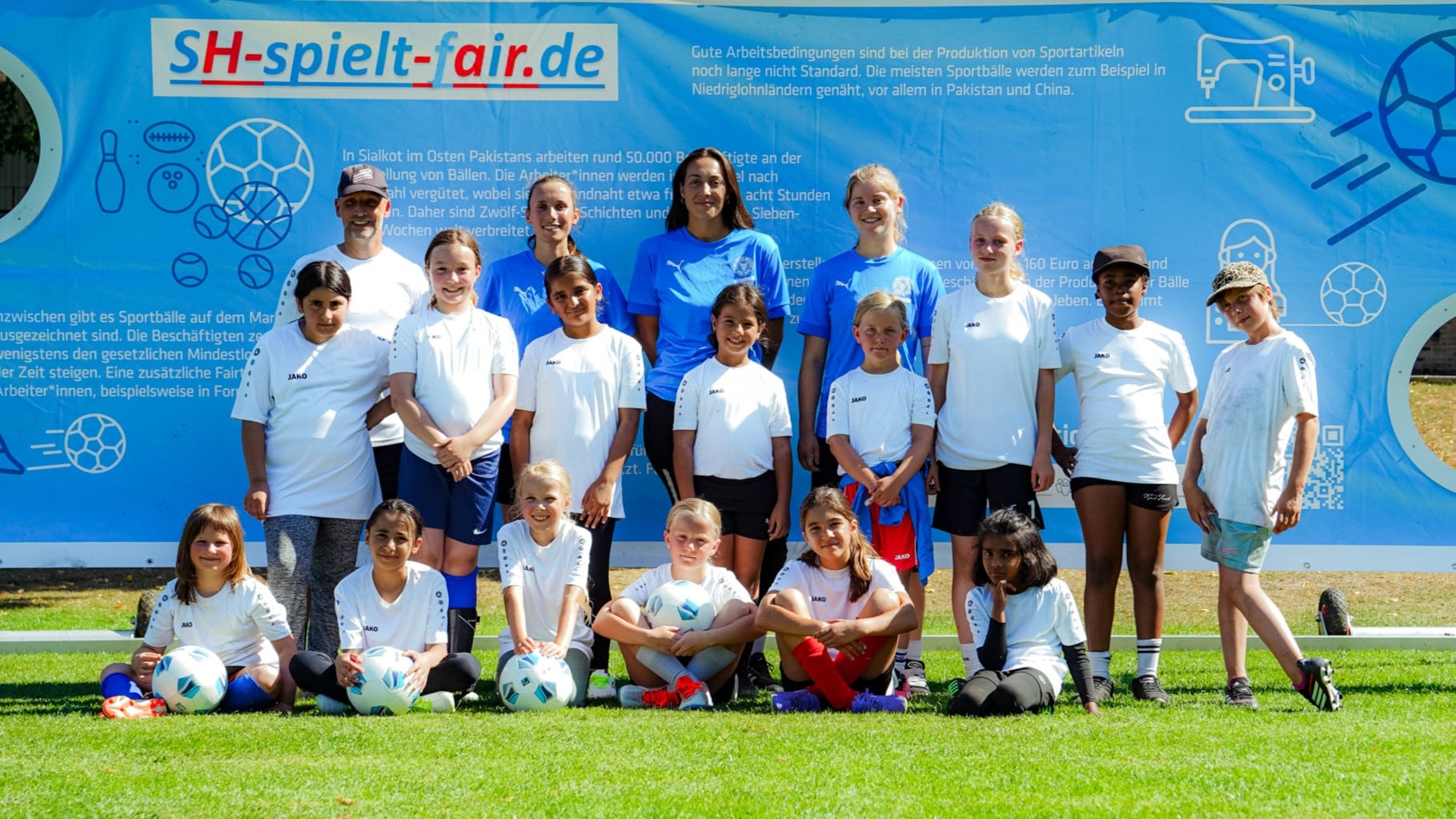 Bild zum Artikel: Fußball, Fairplay & Nachhaltigkeit: Women zu Gast beim Mädchen-Feriencamp