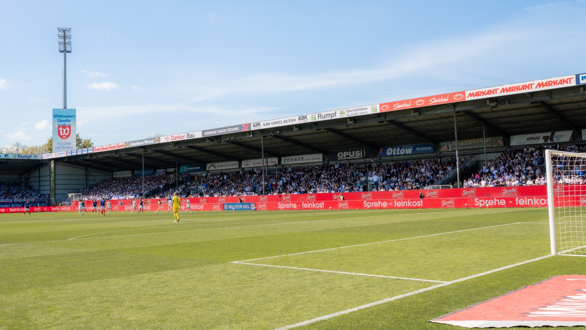 Bild zum Artikel: Holstein Kiel verlängert mit Co-Sponsor Sprehe Feinkost