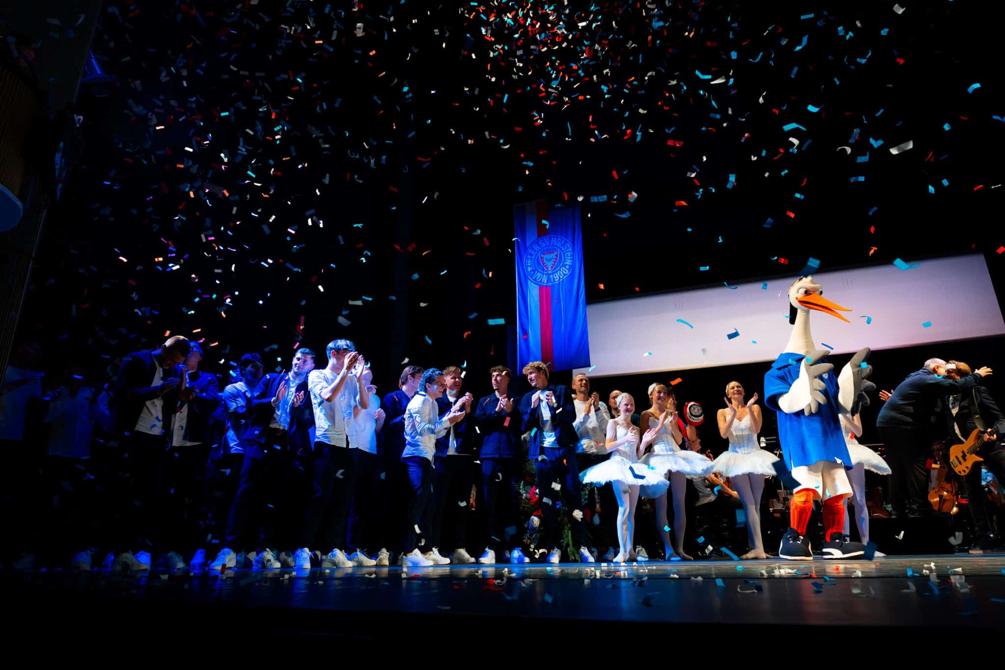 Holstein Kiel Gala des Theater Kiel in Zusammenarbeit mit der KSV Holstein von 1900 e.V. zum 125. Vereinsgeburtstag im Opernhaus Kiel