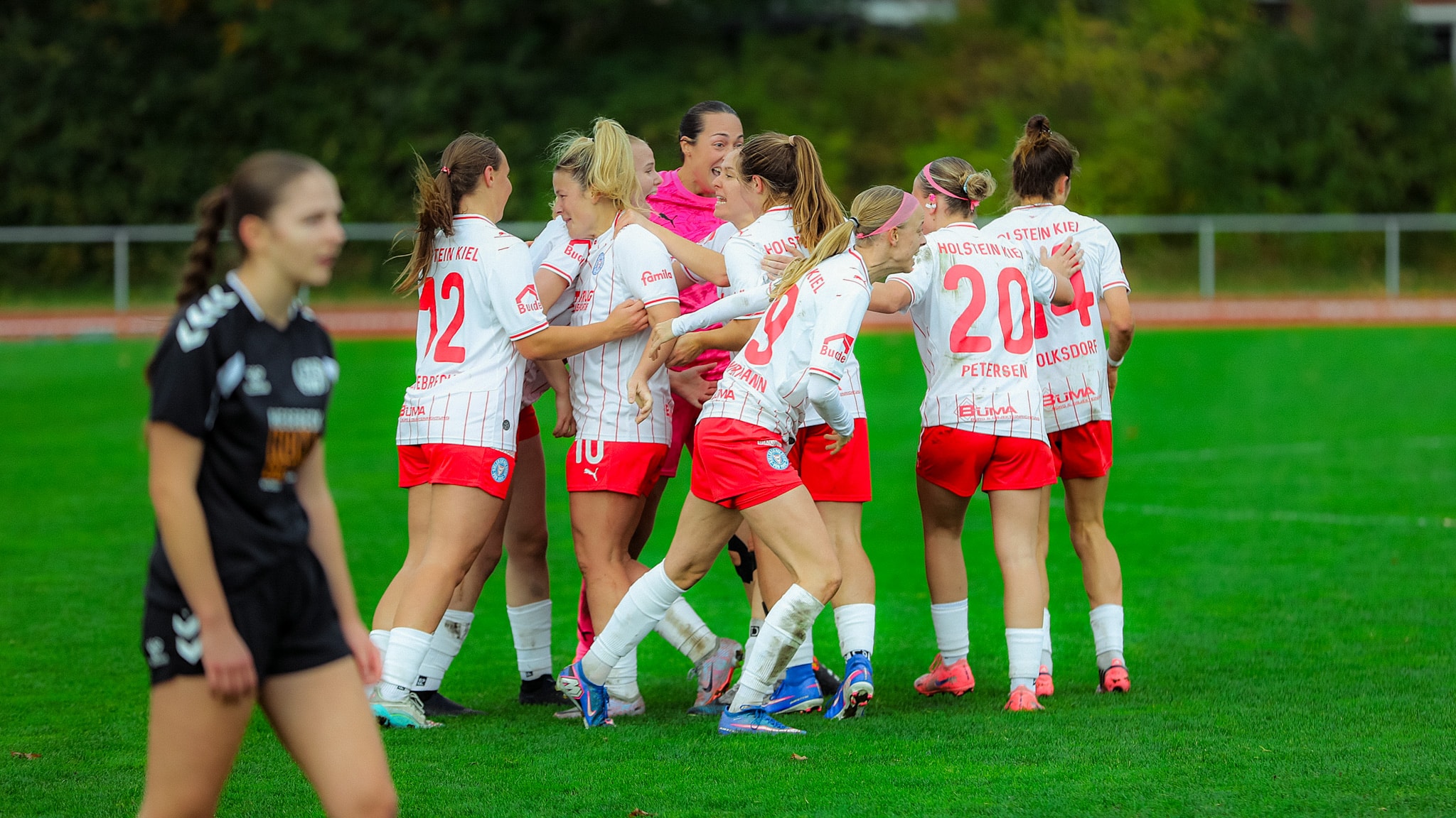 Bild zum Artikel: In letzter Sekunde: Women drehen Spitzenspiel gegen Henstedt-Ulzburg