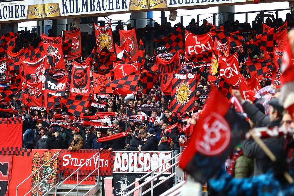 Stimmungsvolle Kulisse im Nürnberger Max-Morlock-Stadion beim Spiel gegen Holstein Kiel