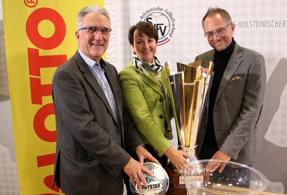 20191118 Masters Turnierchef Klaus Kuhn Nordwestlotto Chefin Karin Seidel und SHFV Präsident Uwe Döring in Malente