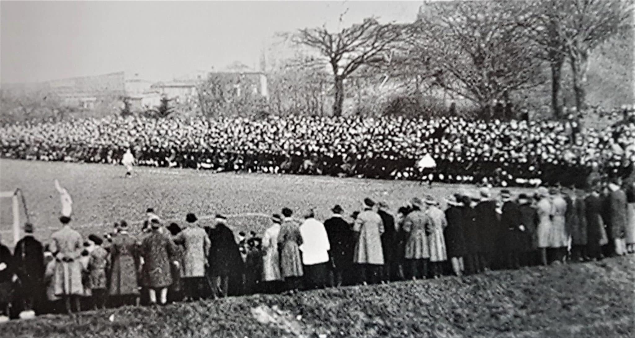 In der Saison 1925 1926 strömten die Zuschauer wieder zahlreicher zum Holsteinplatz